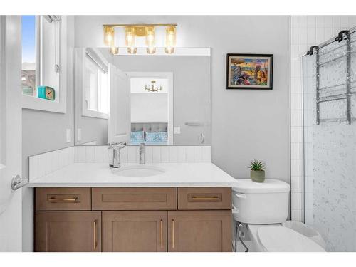 33 Silverton Glen Way Sw, Calgary, AB - Indoor Photo Showing Bathroom