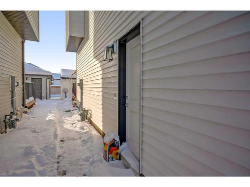 33 Silverton Glen Way Sw, Calgary, AB - Outdoor With Exterior