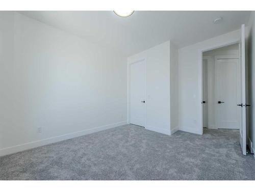 31 Harvard Street Nw, Calgary, AB - Indoor Photo Showing Other Room