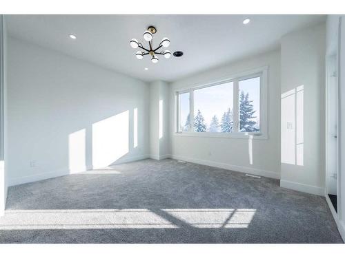 31 Harvard Street Nw, Calgary, AB - Indoor Photo Showing Other Room