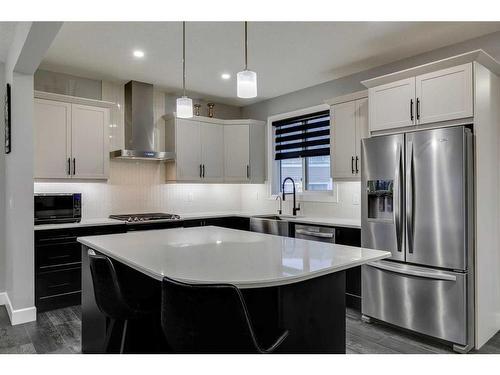 206 Yorkville Green Sw, Calgary, AB - Indoor Photo Showing Kitchen With Upgraded Kitchen