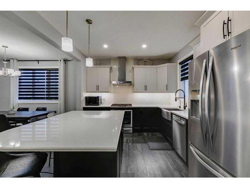 206 Yorkville Green Sw, Calgary, AB - Indoor Photo Showing Kitchen With Upgraded Kitchen