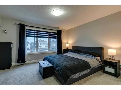 206 Yorkville Green Sw, Calgary, AB - Indoor Photo Showing Bedroom