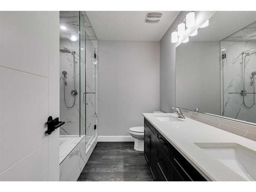 206 Yorkville Green Sw, Calgary, AB - Indoor Photo Showing Bathroom