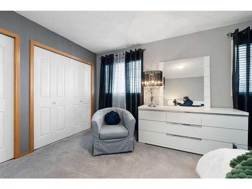 178 Mt Aberdeen Manor Se, Calgary, AB - Indoor Photo Showing Bedroom