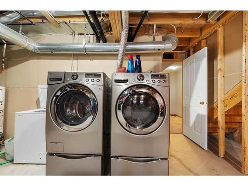 178 Mt Aberdeen Manor Se, Calgary, AB - Indoor Photo Showing Laundry Room