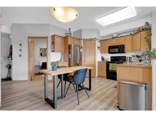 2460-151 Country Village Road Ne, Calgary, AB - Indoor Photo Showing Kitchen