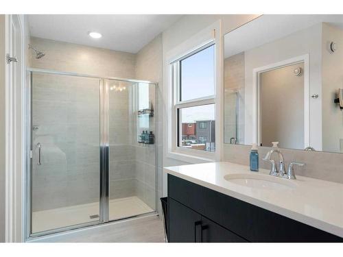 543 Belmont Heath Sw, Calgary, AB - Indoor Photo Showing Bathroom