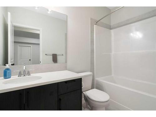 543 Belmont Heath Sw, Calgary, AB - Indoor Photo Showing Bathroom