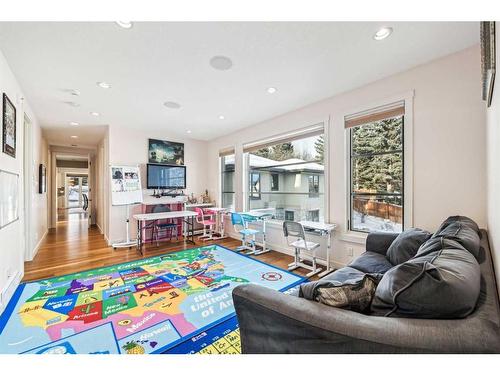 215 Patton Court Sw, Calgary, AB - Indoor Photo Showing Living Room