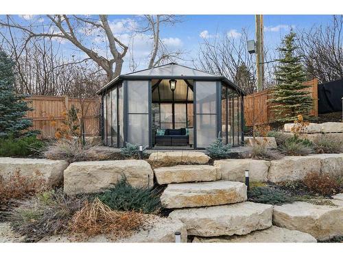 215 Patton Court Sw, Calgary, AB - Outdoor