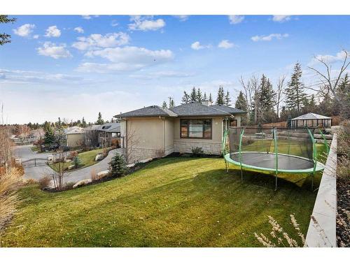 215 Patton Court Sw, Calgary, AB - Outdoor