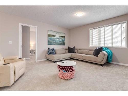 2 Evansbrooke Manor Nw, Calgary, AB - Indoor Photo Showing Living Room