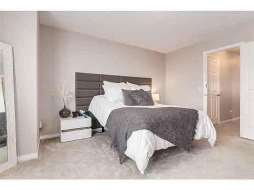 2 Evansbrooke Manor Nw, Calgary, AB - Indoor Photo Showing Bedroom