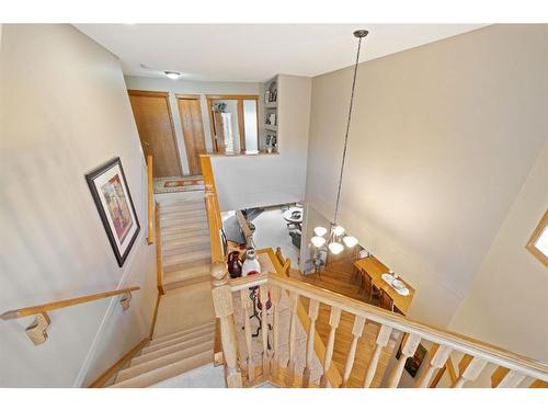 82 Everwillow Close Sw, Calgary, AB - Indoor Photo Showing Other Room