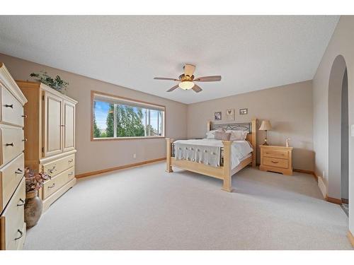 82 Everwillow Close Sw, Calgary, AB - Indoor Photo Showing Bedroom