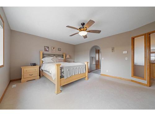 82 Everwillow Close Sw, Calgary, AB - Indoor Photo Showing Bedroom