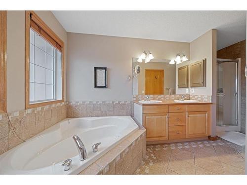 82 Everwillow Close Sw, Calgary, AB - Indoor Photo Showing Bathroom