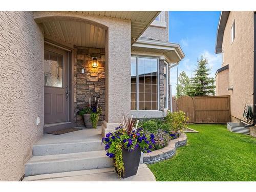 82 Everwillow Close Sw, Calgary, AB - Outdoor With Exterior