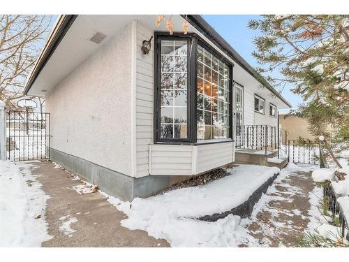 4627 Greenhill Crescent Ne, Calgary, AB - Outdoor