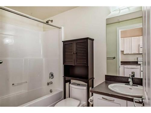 1412-3820 Brentwood Road Nw, Calgary, AB - Indoor Photo Showing Bathroom