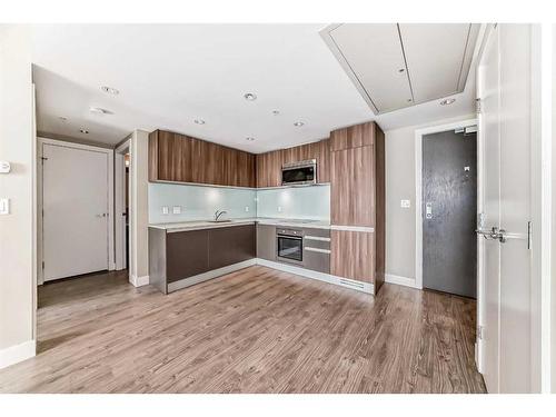 1701-1188 3 Street Se, Calgary, AB - Indoor Photo Showing Kitchen