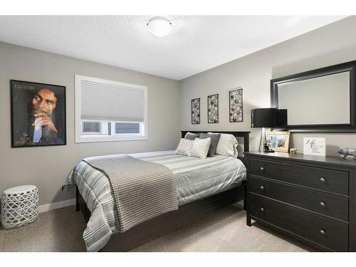 17 Riviera Bay, Cochrane, AB - Indoor Photo Showing Bedroom