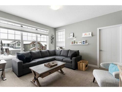 17 Riviera Bay, Cochrane, AB - Indoor Photo Showing Living Room