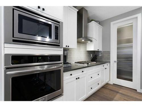 17 Riviera Bay, Cochrane, AB - Indoor Photo Showing Kitchen