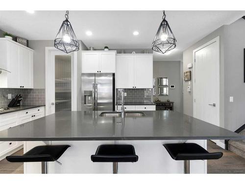 17 Riviera Bay, Cochrane, AB - Indoor Photo Showing Kitchen