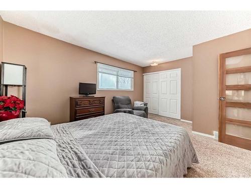 701-700 Allen Street Se, Airdrie, AB - Indoor Photo Showing Bedroom