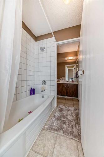 701-700 Allen Street Se, Airdrie, AB - Indoor Photo Showing Bathroom