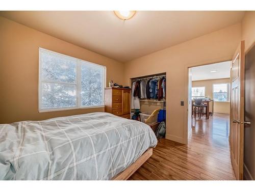 1322 B 20 Street, Didsbury, AB - Indoor Photo Showing Bedroom