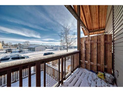 1322 B 20 Street, Didsbury, AB - Outdoor With Balcony