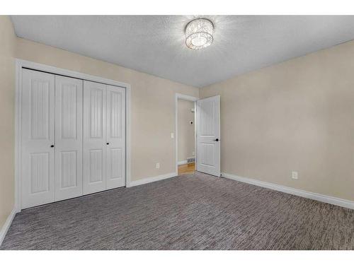 4704 Whitehorn Drive Ne, Calgary, AB - Indoor Photo Showing Other Room