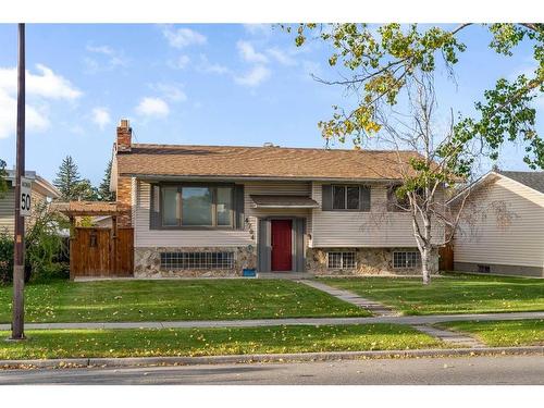 4704 Whitehorn Drive Ne, Calgary, AB - Outdoor With Facade