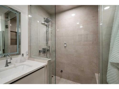 1023 Lake Bonavista Drive Se, Calgary, AB - Indoor Photo Showing Bathroom