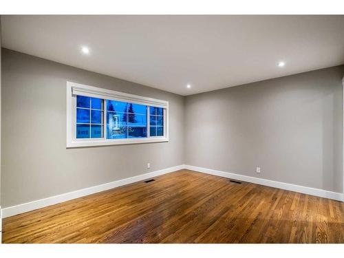 1023 Lake Bonavista Drive Se, Calgary, AB - Indoor Photo Showing Other Room