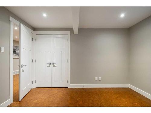 1023 Lake Bonavista Drive Se, Calgary, AB - Indoor Photo Showing Other Room