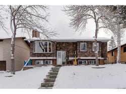 955 Berkley Drive NW Calgary, AB T3K 1E2