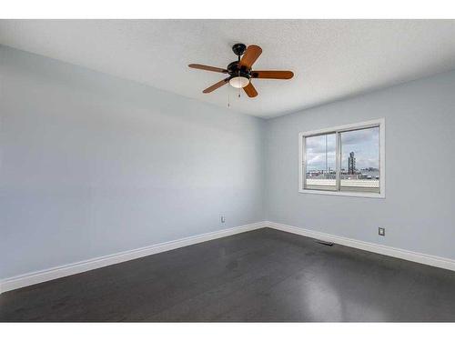 302-919 38 Street Ne, Calgary, AB - Indoor Photo Showing Other Room