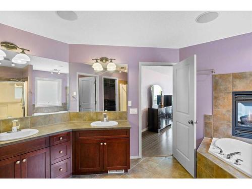 128 Tuscany Ravine Terrace Nw, Calgary, AB - Indoor Photo Showing Bathroom