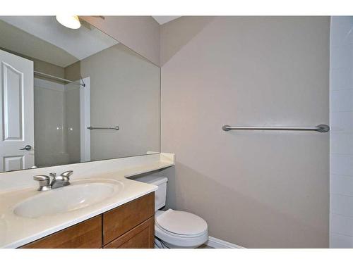 226 Evansmeade Close Nw, Calgary, AB - Indoor Photo Showing Bathroom