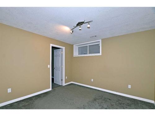 226 Evansmeade Close Nw, Calgary, AB - Indoor Photo Showing Other Room