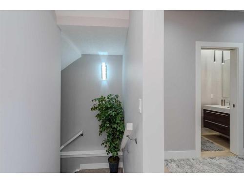 222 12 Avenue Ne, Calgary, AB - Indoor Photo Showing Other Room