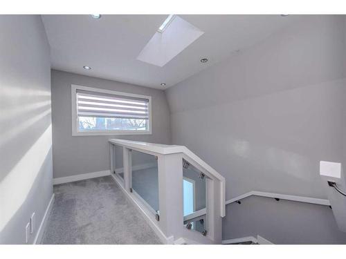 222 12 Avenue Ne, Calgary, AB - Indoor Photo Showing Other Room