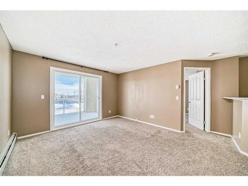 2216-2518 Fish Creek Boulevard Sw, Calgary, AB - Indoor Photo Showing Other Room