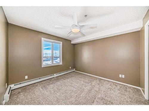 2216-2518 Fish Creek Boulevard Sw, Calgary, AB - Indoor Photo Showing Other Room