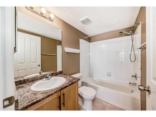 2216-2518 Fish Creek Boulevard Sw, Calgary, AB - Indoor Photo Showing Bathroom