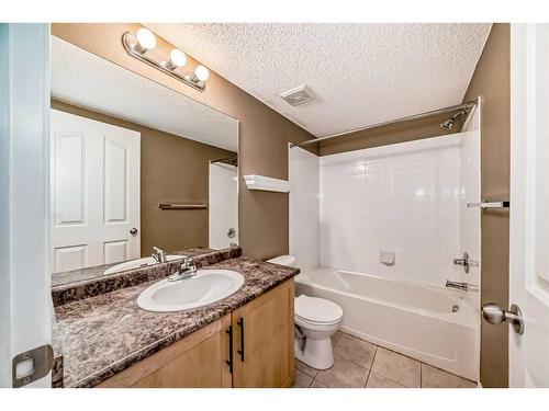 2216-2518 Fish Creek Boulevard Sw, Calgary, AB - Indoor Photo Showing Bathroom